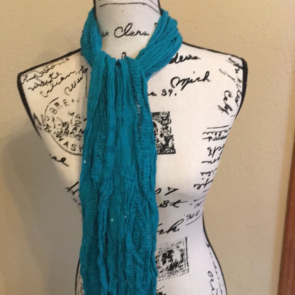 Scarf/ wrap - Picture 4 of 4